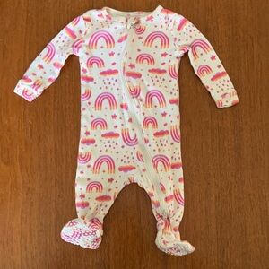 🍊5/$25 Joe Fresh Pink and Cream Rainbow Footie size 0-3m
